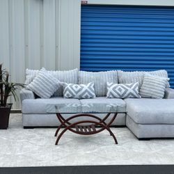 2 Piece Sectional - Excellent Condition