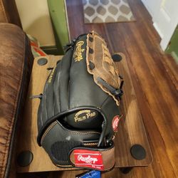 Rawlings Baseball Glove 