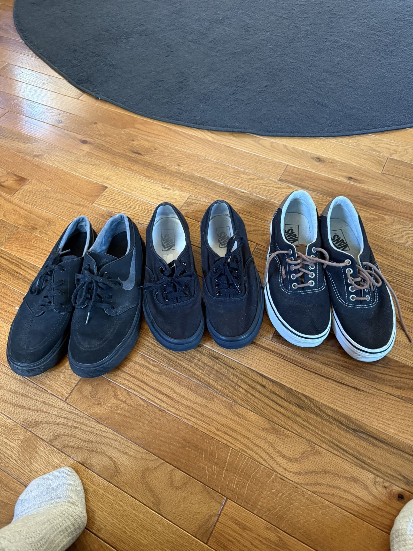 Nike And Vans Tennis Shoes 