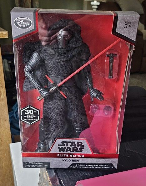 Star Wars Elite series Kylo Ren NIB