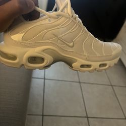Nike Air Max Plus 6.5 Men And 8.5 Women