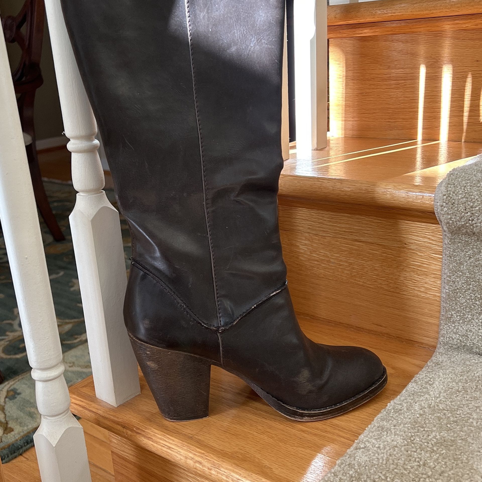 Boots. Women Knee High Brown