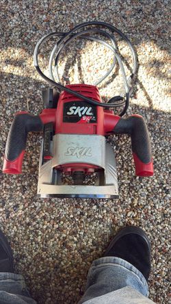 Skil 1810 1-3/4 HP Fixed-Base Router