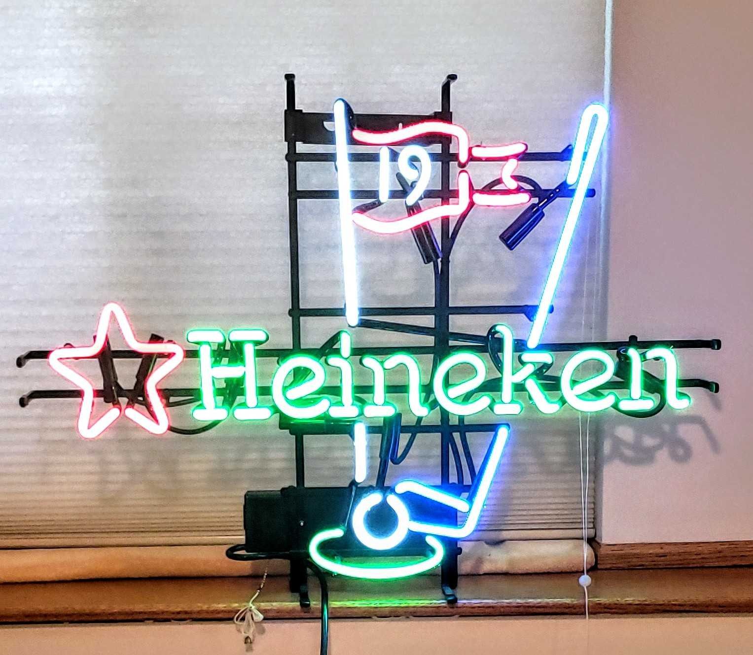 Heineken Neon 19th Hole Gof Light for Sale in Lincoln, NE - OfferUp