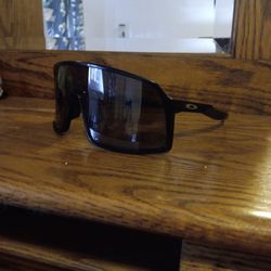 Oakley Sutros