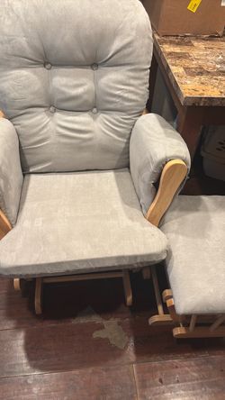 Rocking chair with footrest