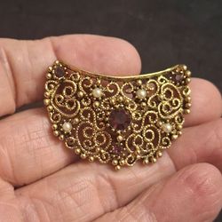 Vintage Mid 20th Century Jonette Jewelry Goldtone Filagree Brooch W/Faux Pearls & Amethyst Colored Stones - Makers Mark On Back 1 5/8"W X 1 1/8"H