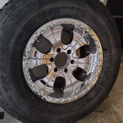 Tires  285 /70/ 17