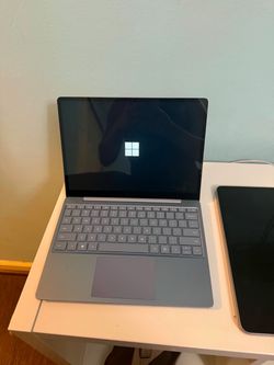 Windows surface laptop go