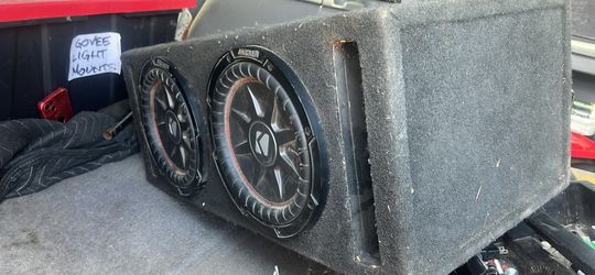 Dual 10” subwoofer box with 2- Kicker Comp 10” subs