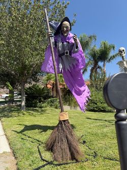 12 ft witch