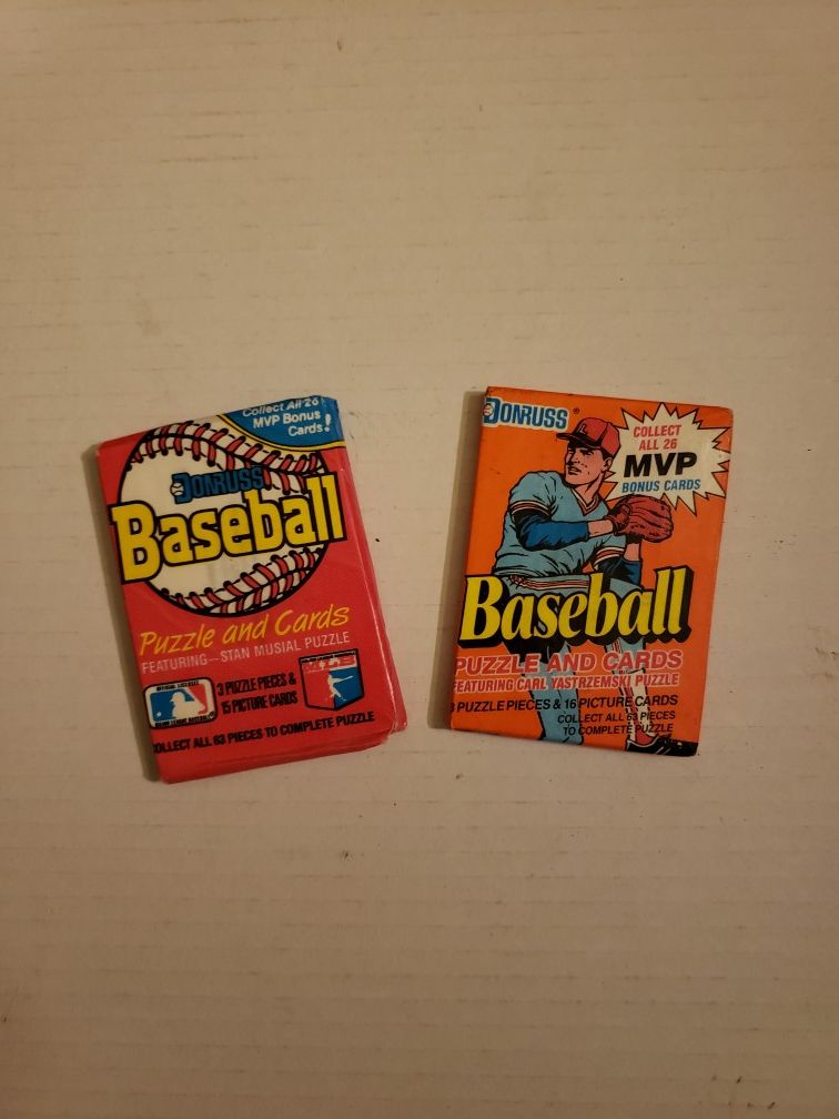 1988 & 1990 unopened wax pack (baseball cards) $8.99 for both
