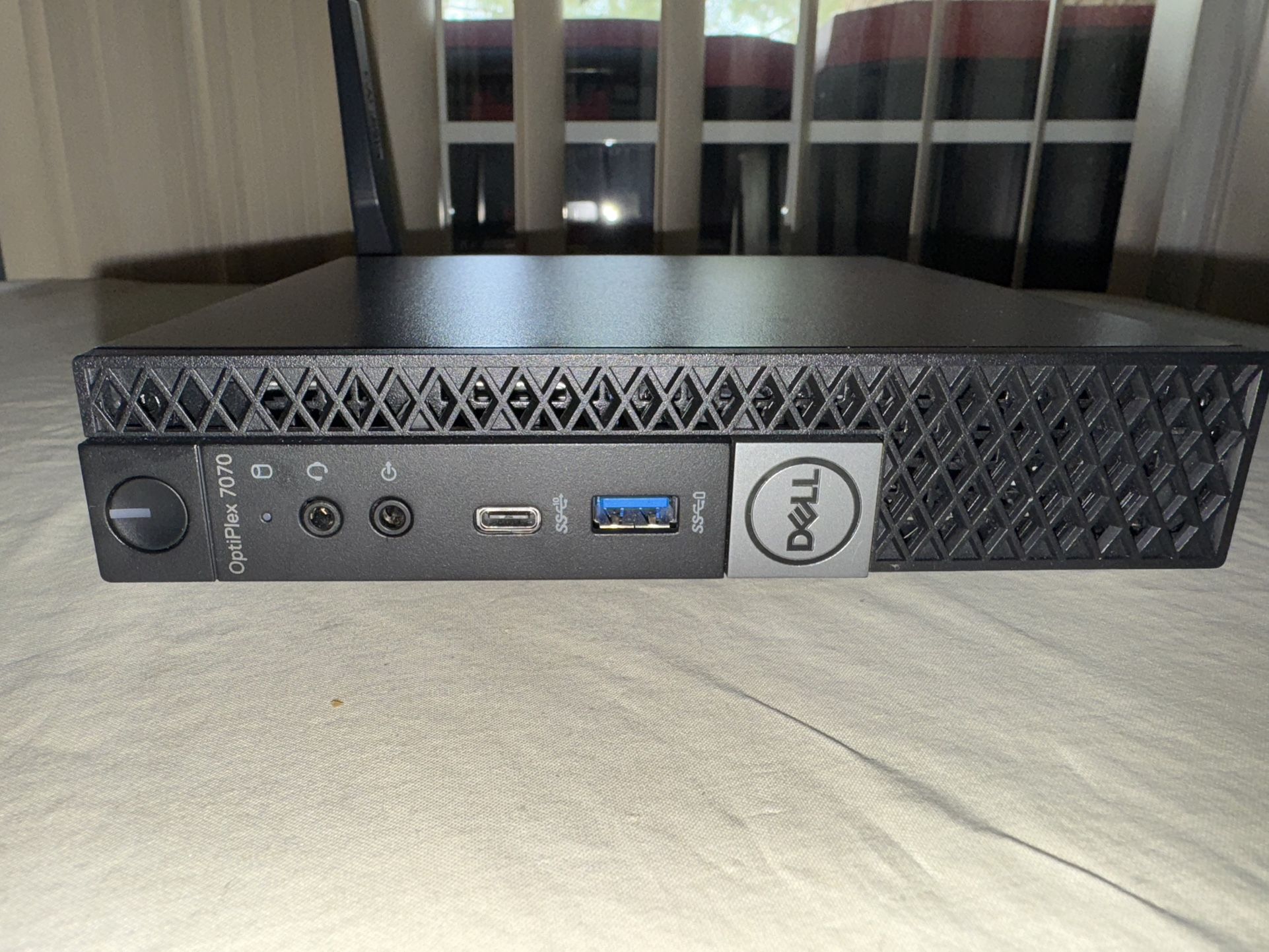 Dell Optiplex 7070 MFF Micro Form Factor Desktop 9th Gen Intel Core i7-9700T 8-Cores Processor, 32GB DDR4 RAM, 256GB SSD,1TB Hard drive