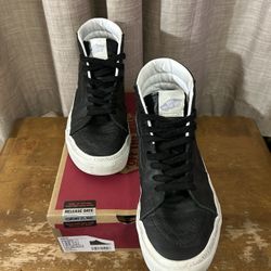 Boys Black Leather Vans Sz. 5