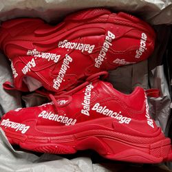 Balenciaga Triple S Logo Type size 8 US