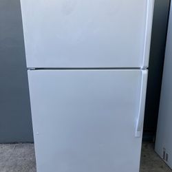 Whirlpool Refrigerator 33W 66H Everything Works Good 1 Month Warranty delivery Available 