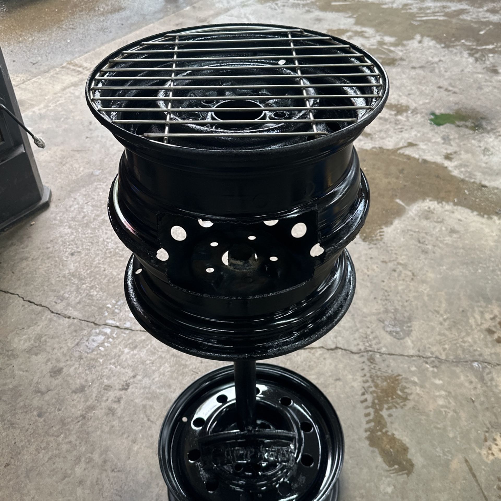 Fire Pit/ BBQ grill