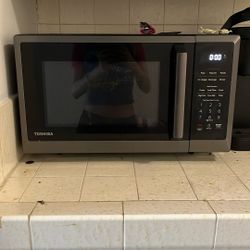 Toshiba Microwave 