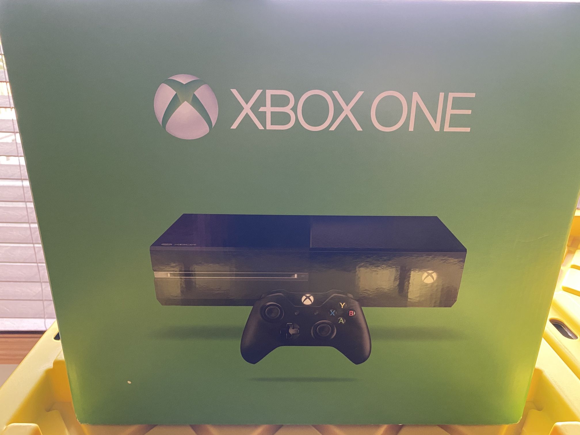Xbox One + 4 Games