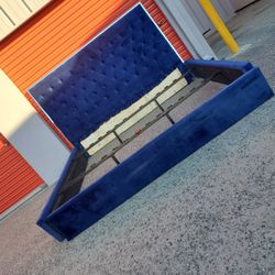 Nice King Bed And Headboard And Mattress 