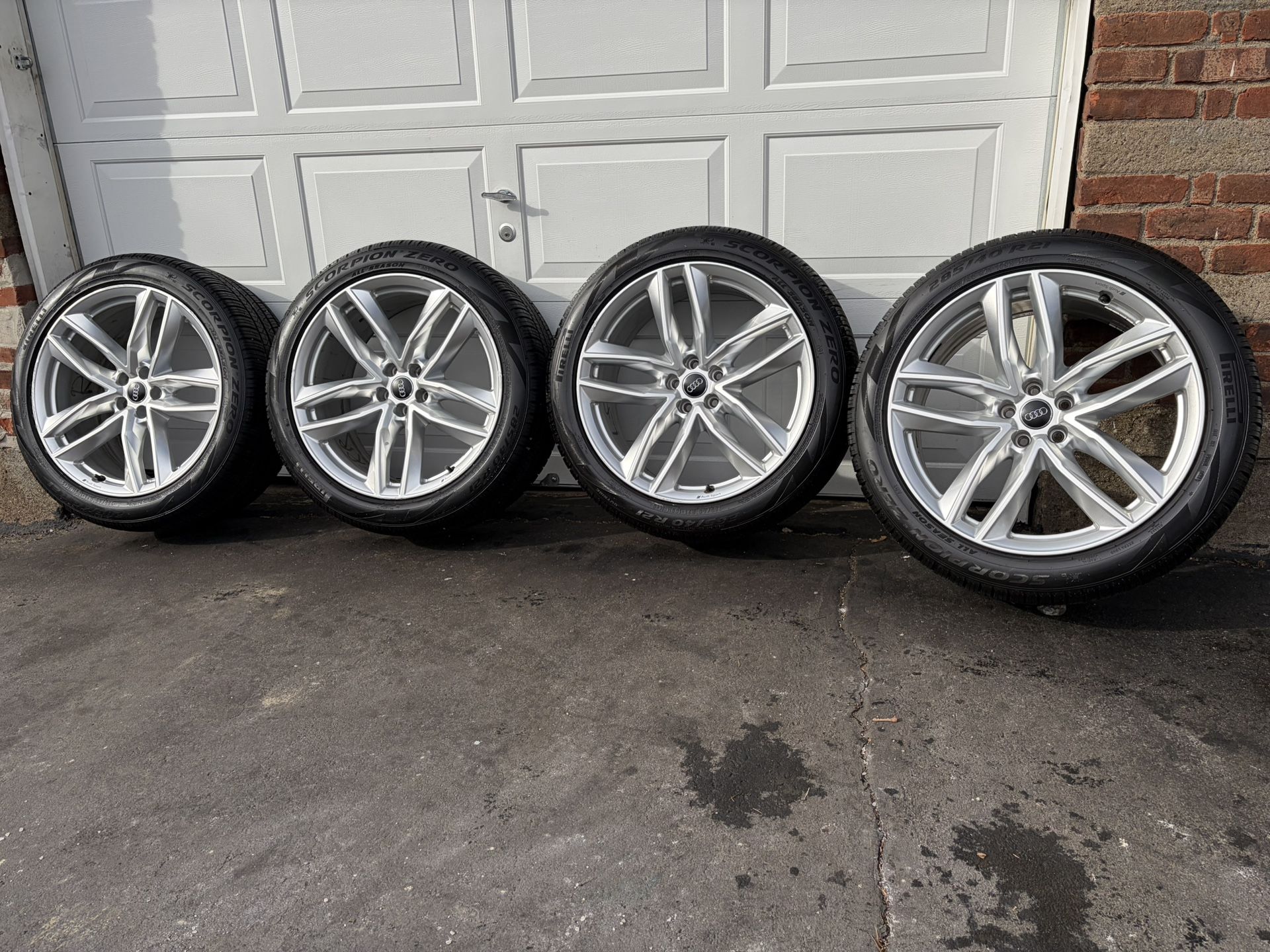 21” 2018 AUDI Q7 (5/112) OEM Audi Sport Rims and tires.