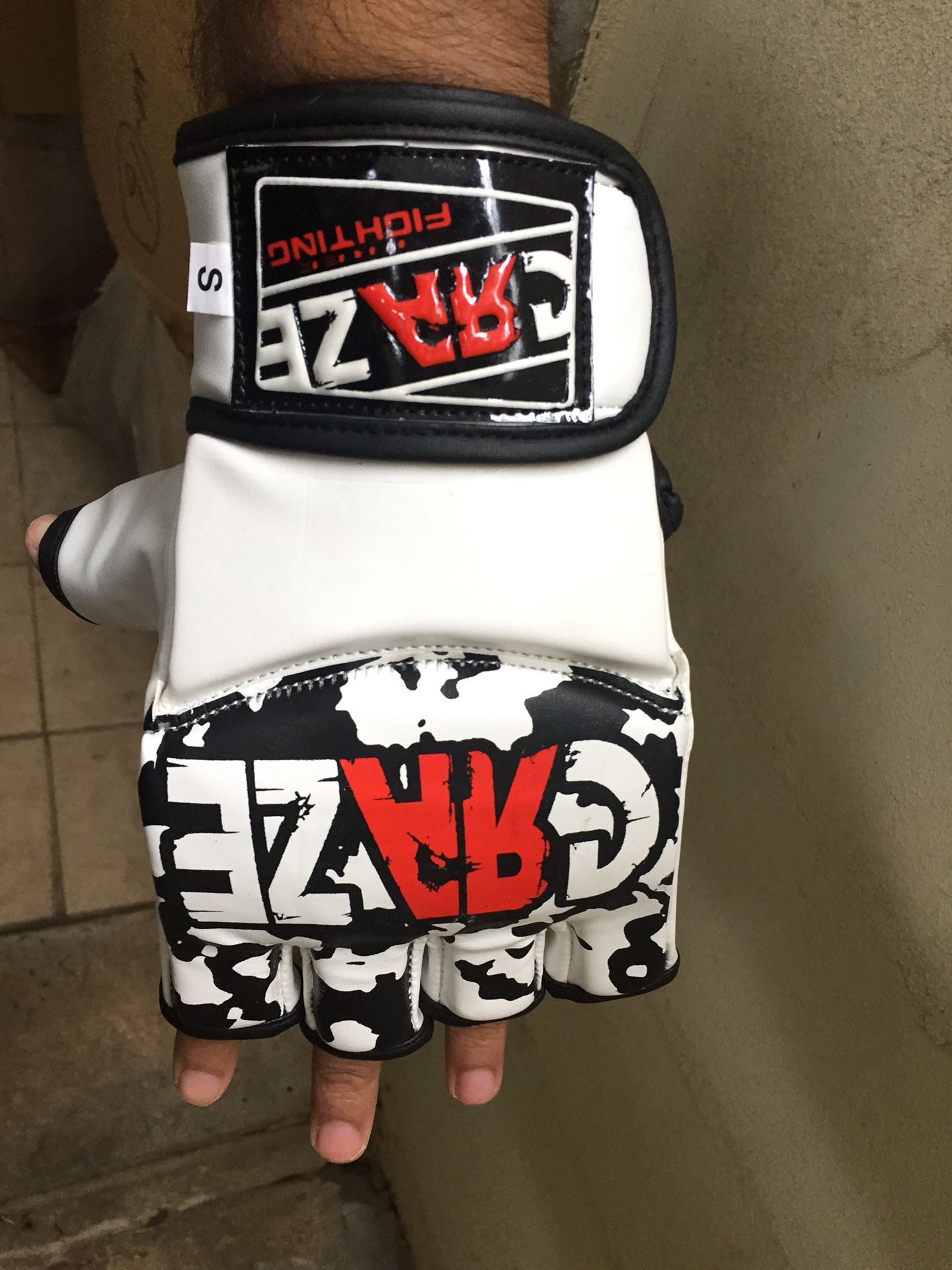 MMA UFC Grappling Gloves Fight Boxing Punch Bag Training Half Finger