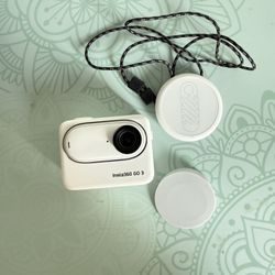 Insta360 GO 3 Action Camera – Excellent Condition – With Action Pod & Pendant