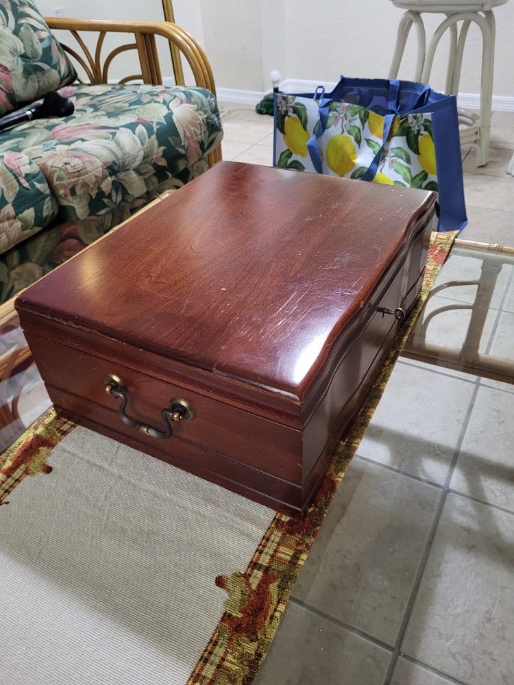 CIGAR BOX