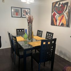 Kitchen Table With 6 chairs 