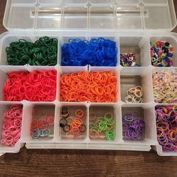 Rubber Loom Bands Set Includes Colors: Bright, Neon With Case, good condition 