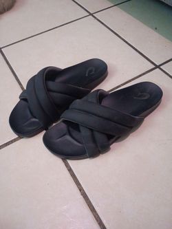 OluKai Hila sandals
