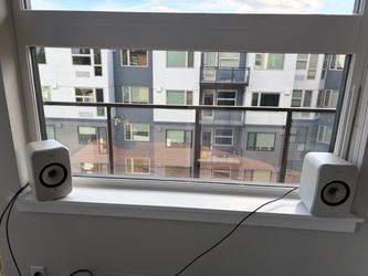 KEF  LSX  II  LT speakers
