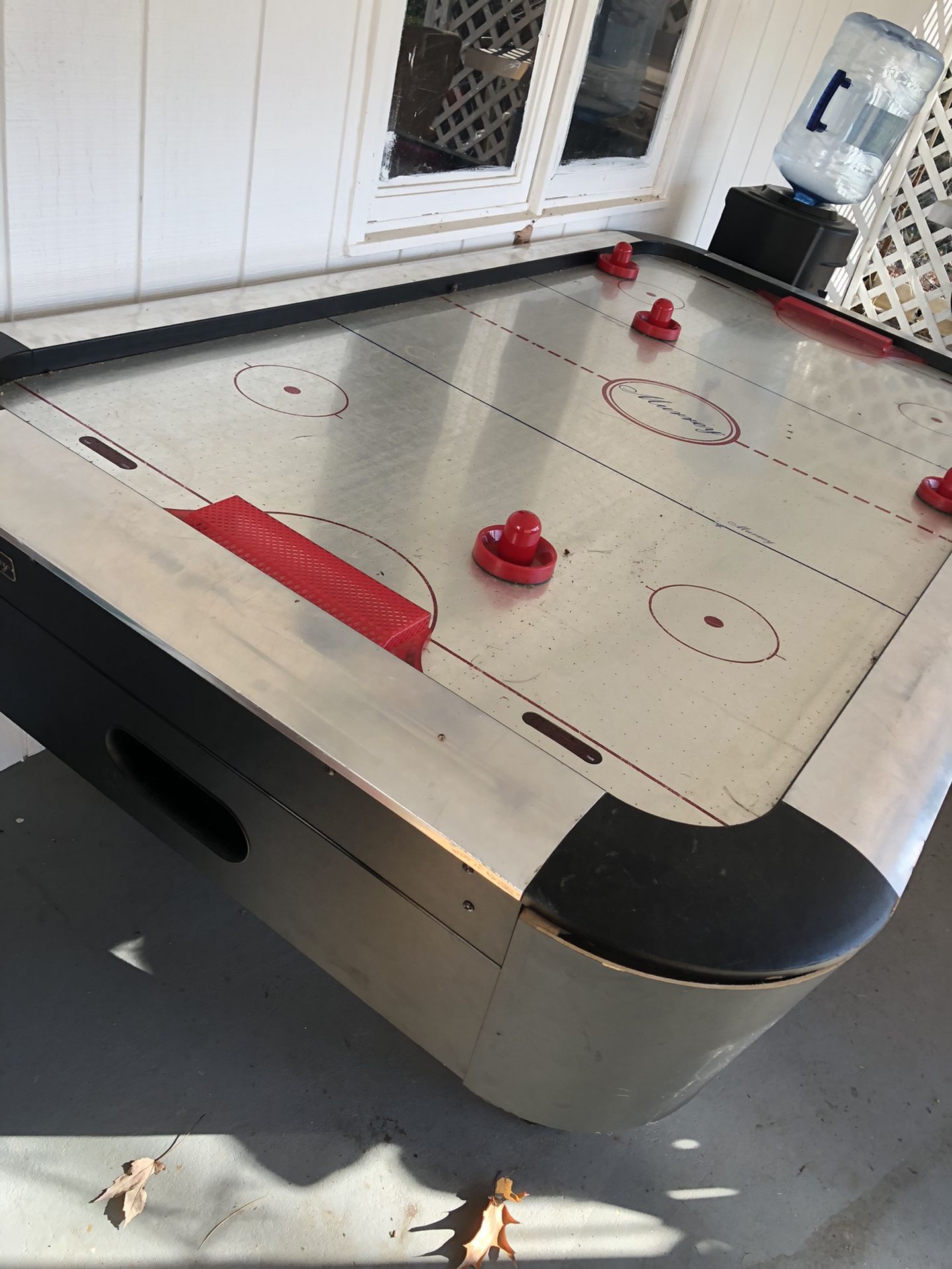 AIR HOCKEY TABLE FOR SALE ALL PIECES COME WITH THE TABLE HMU WITH ANY QUESTIONS