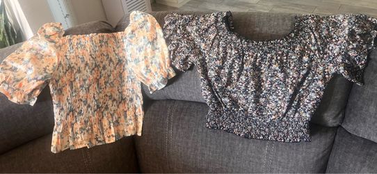 Cute tops size M