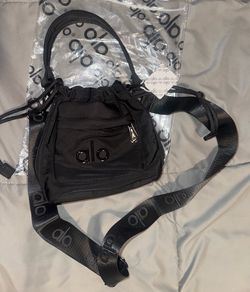 Alo crossbody bucket bag