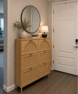 Shoe cabinet