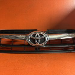 2014 2015 2016 TOYOTA HIGHLANDER GRILLE OEM 53111-0E150