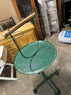 Parrot Stand 