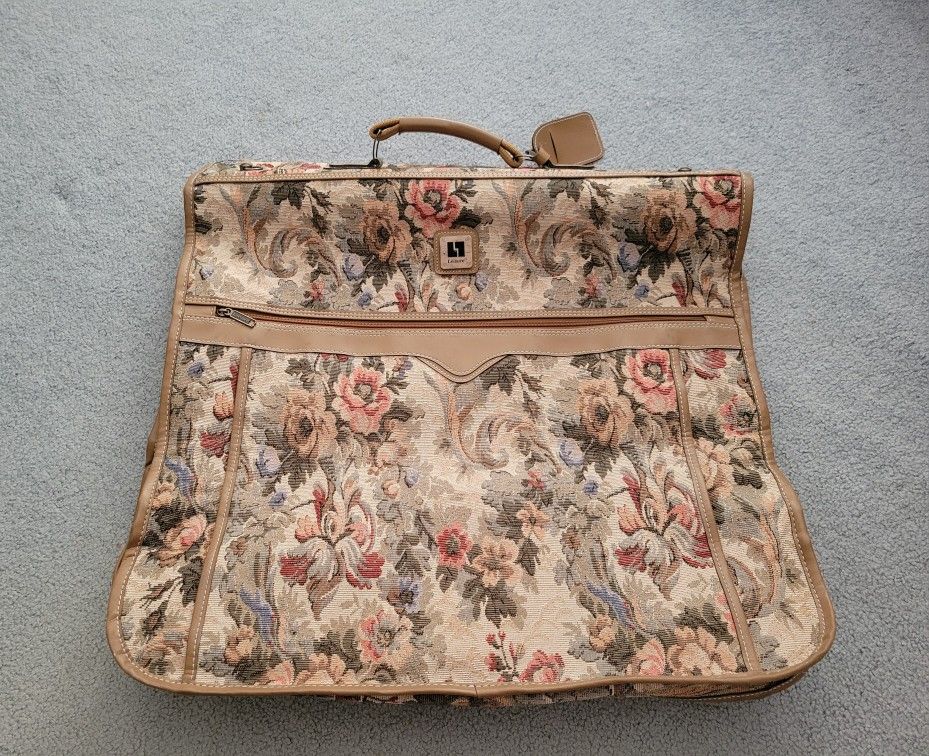 TRAVEL GARMENT BAG by LEISURE