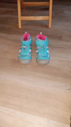 Kids hiking shoes size 1.5