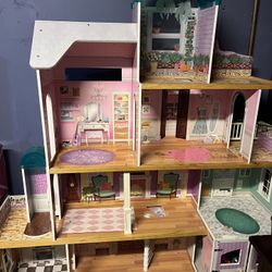 Doll House 