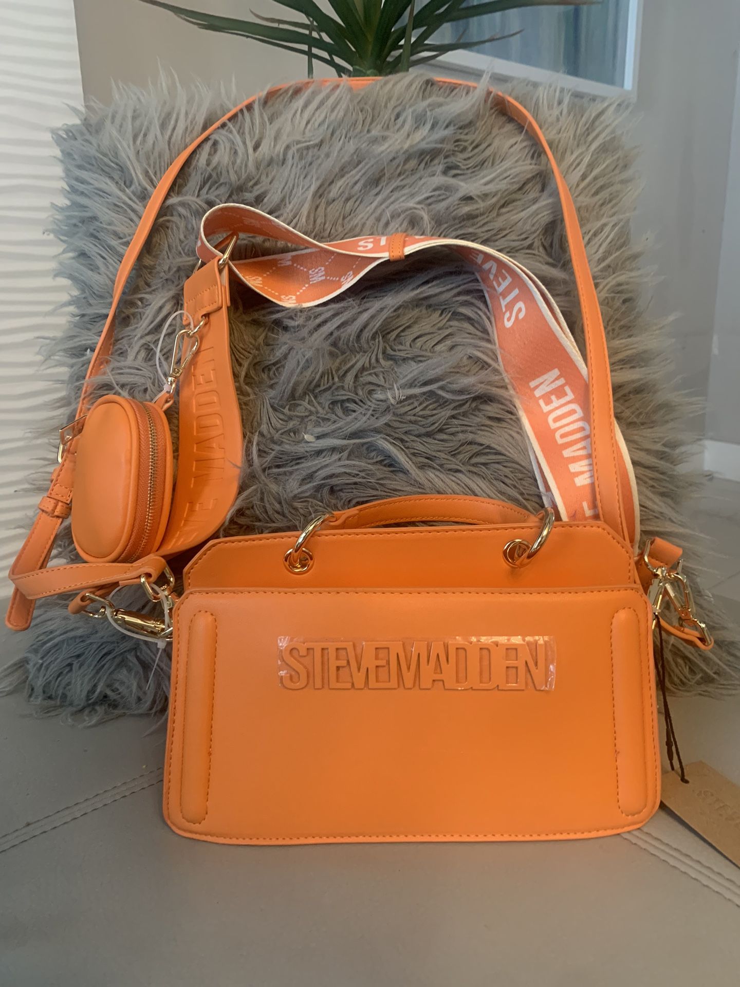 Brand new with tags  green  Stevemadden   handbag/crossbody bag