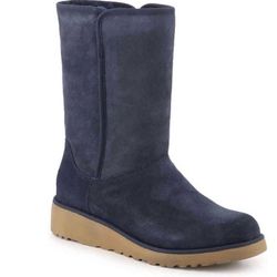 UGG Amie slim wedge boot (almost new) size 7 Navy