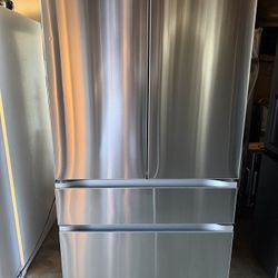 Refrigerator 