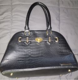 ☆☆☆Adrienne Vittadini Black Croc-Embossed Satchel