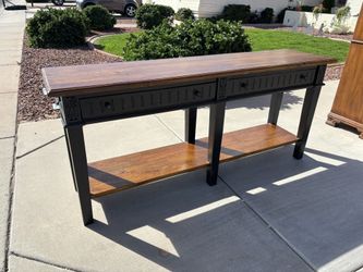 Great condition ! Wooden desk/ table 
