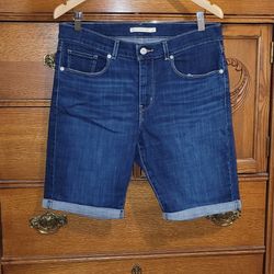 Levi's (Women's Size 31) Cuffed Classic Bermuda Stretch Denim Jean Shorts Excellent Condition Price Is Firm Cash Only 