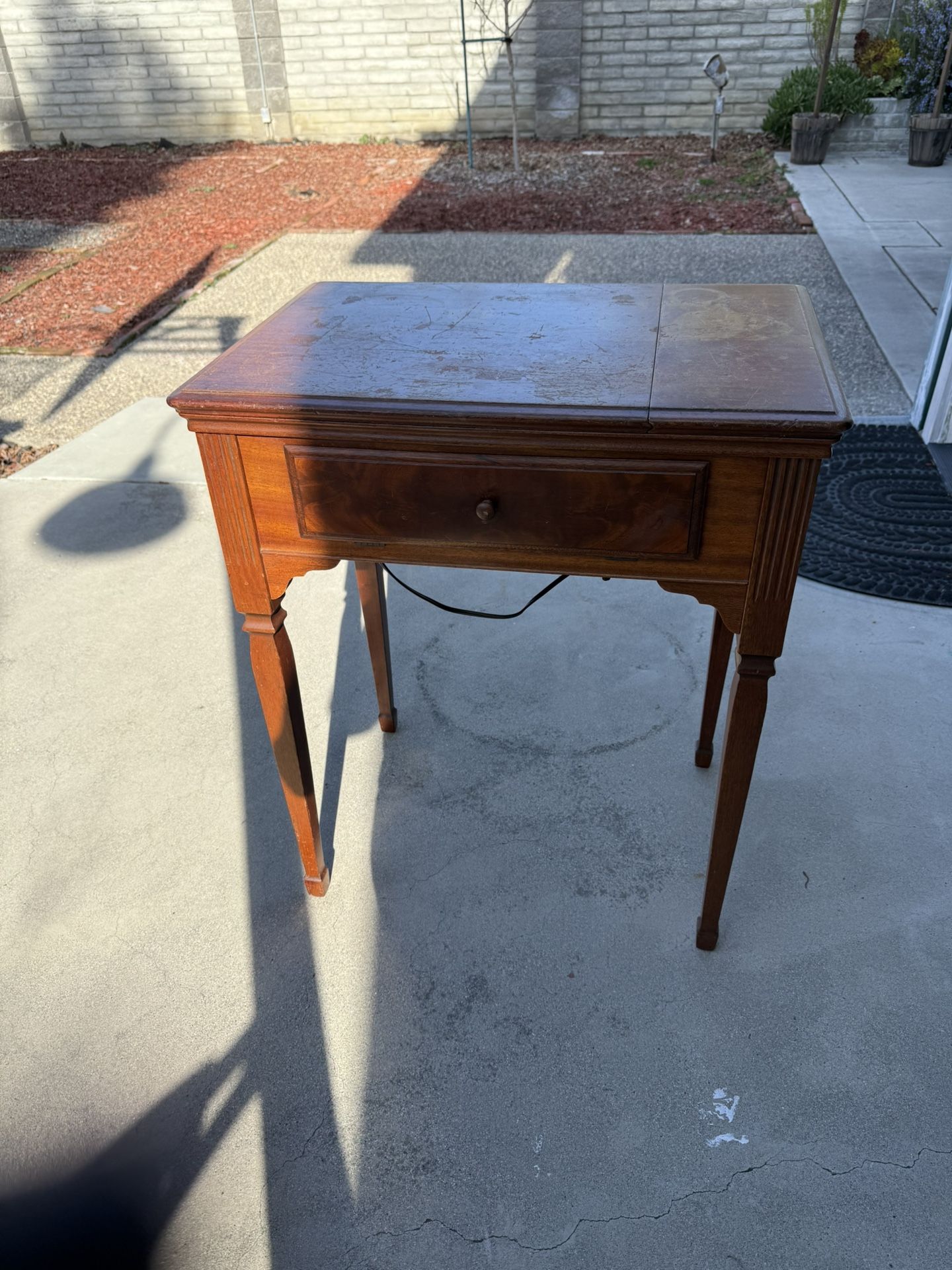 MCM Era Singer Sewing Machine!!