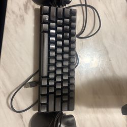 Razer huntsman keyboard 40 % keyboard  Razor deathadder mouse death expert mouse