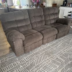  Premium Reclining Living Room Set – Excellent Condition